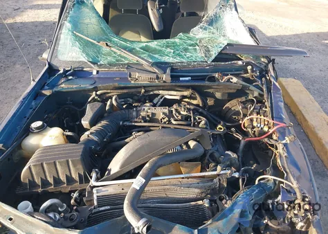 2004 Ford Explorer Nbx/Xlt z USA, uszkodzony, nr VIN 1FMDU73W54UA72224